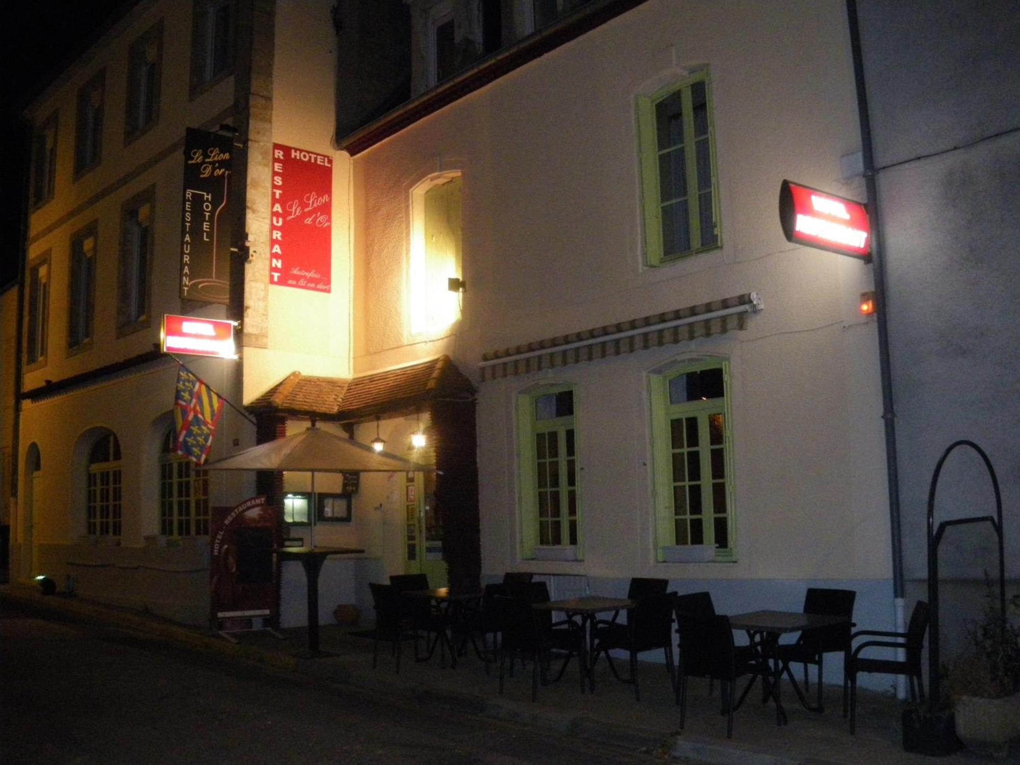 Hotel Restaurant Du Lion D'Or Château-Chinon Buitenkant foto